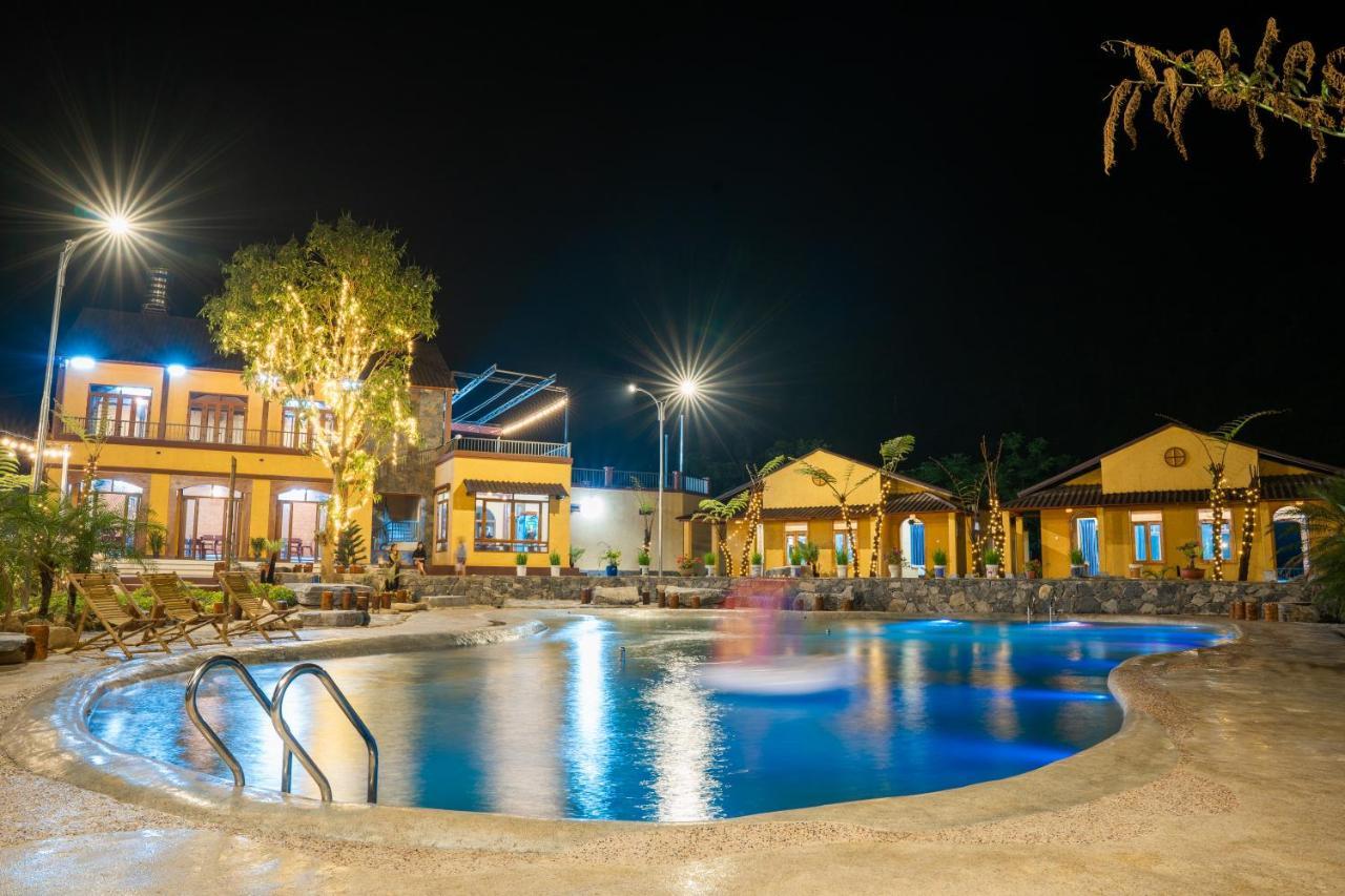 Wings Loop Hotel 3*